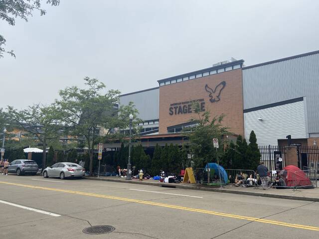 Boygenius fans camp out early in hopes of prime Stage AE spots