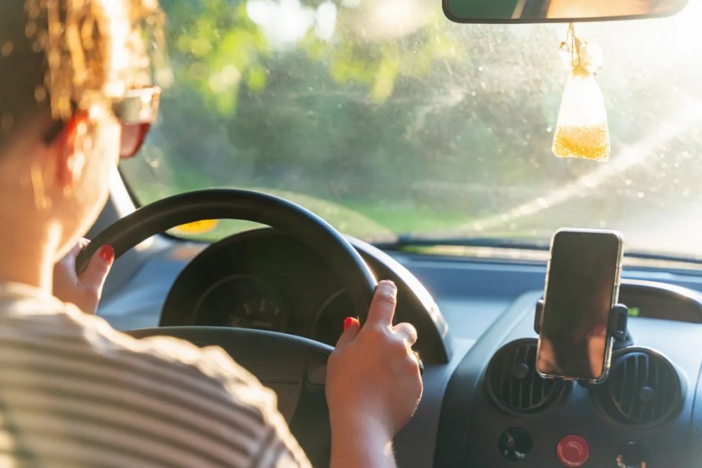 Pennsylvania governor signs bill banning cellphones while driving
