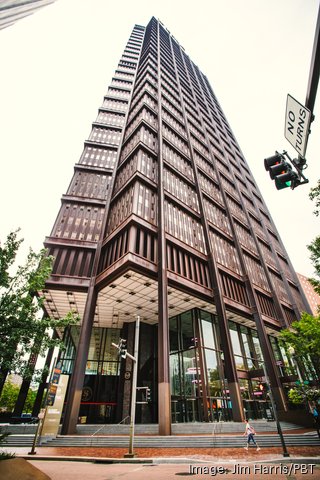 CBRE looks at U.S. Steel Tower for potential rooftop tourist attraction